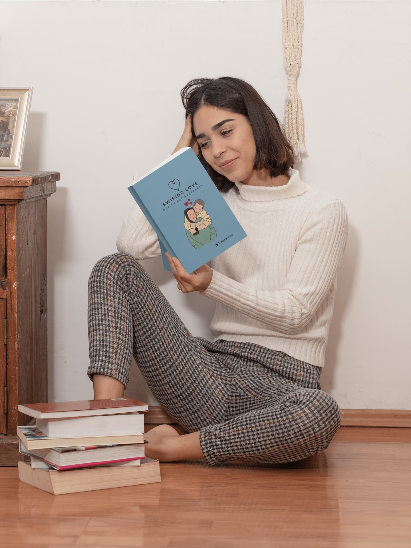 Cover des Buches Swiping Love, ein Dating-Ratgeber, der moderne Beziehungen auf Augenhöhe fördert, mit wissenschaftlichen Erkenntnissen, praktischen Tipps und exklusiven Interviews von Influencer:innen und prominente Persönlichkeiten.